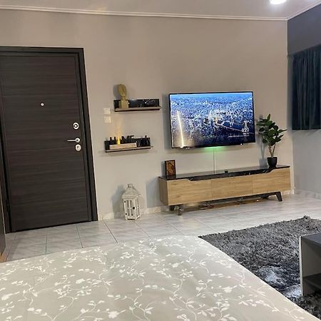 Central Modern Apartment Volos Exterior photo