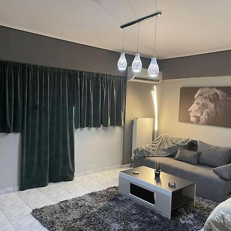 Central Modern Apartment Volos Exterior photo
