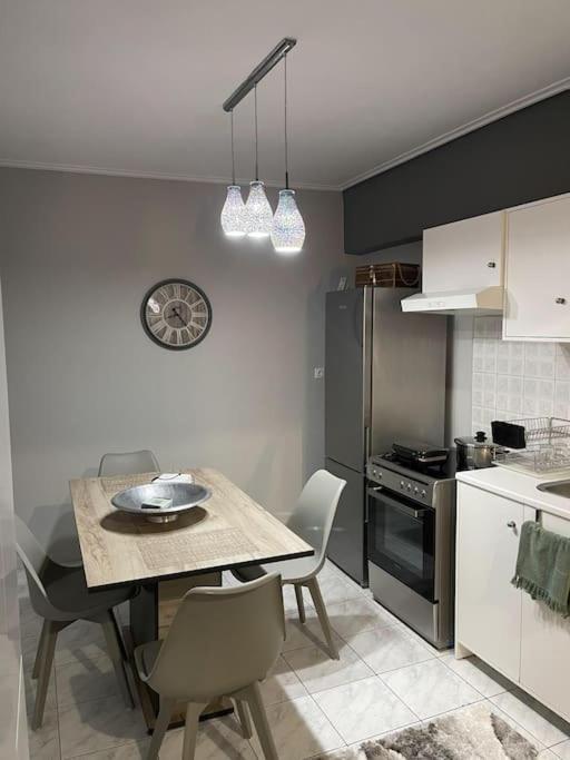 Central Modern Apartment Volos Exterior photo