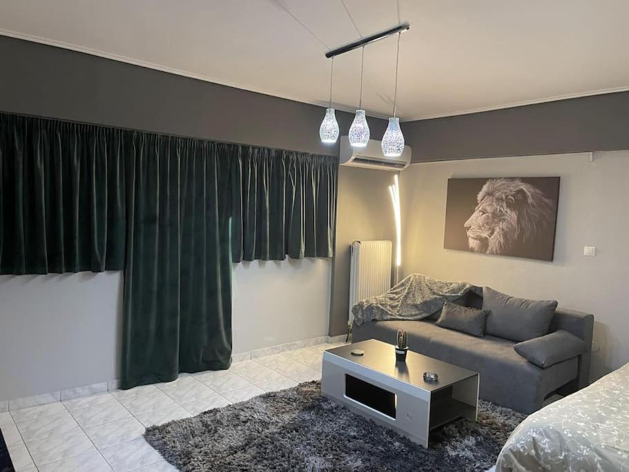 Central Modern Apartment Volos Exterior photo